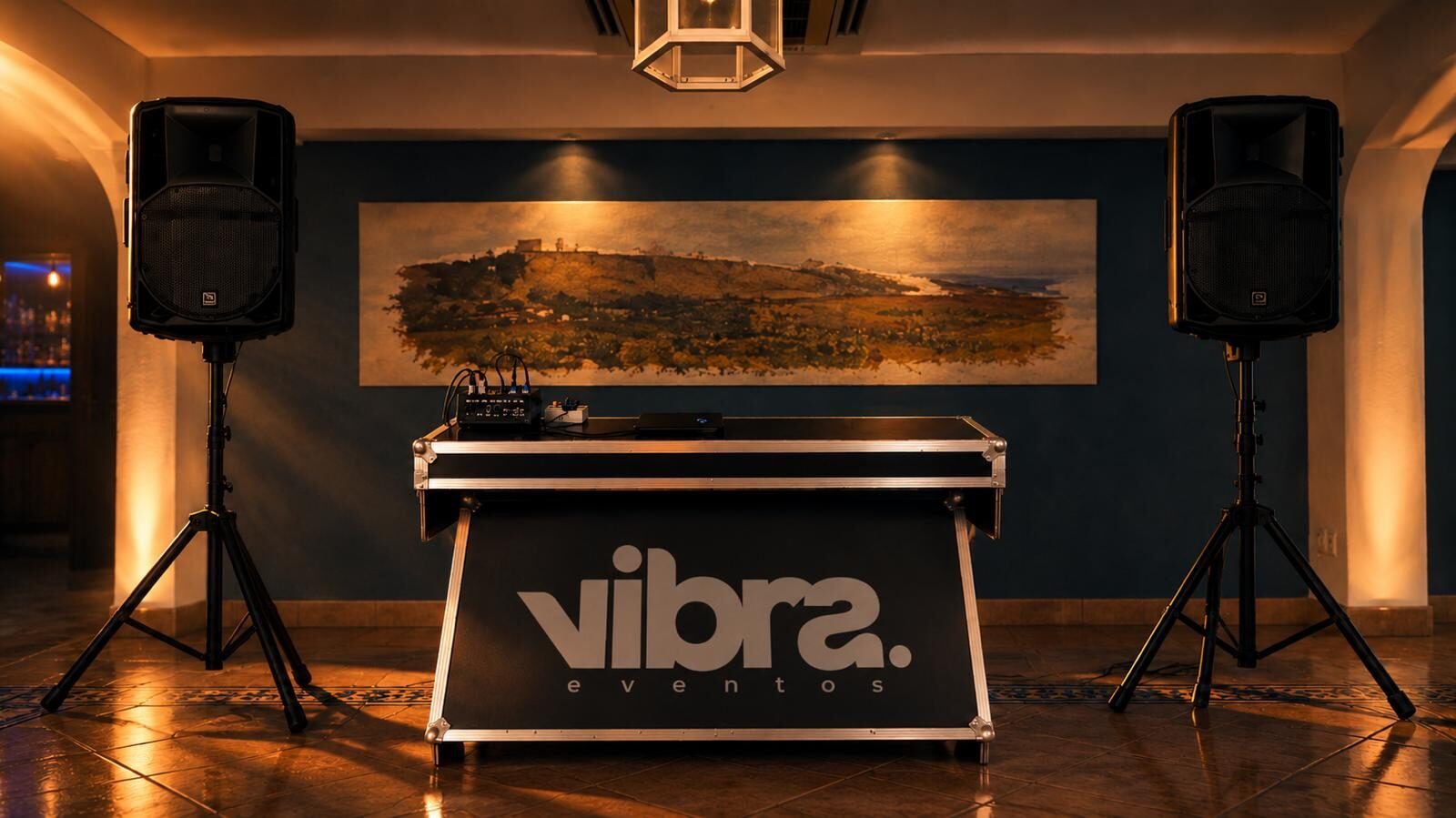 Cabina de DJ y altavoces para bautizo en Bar Jamón, El Puerto de Santa María